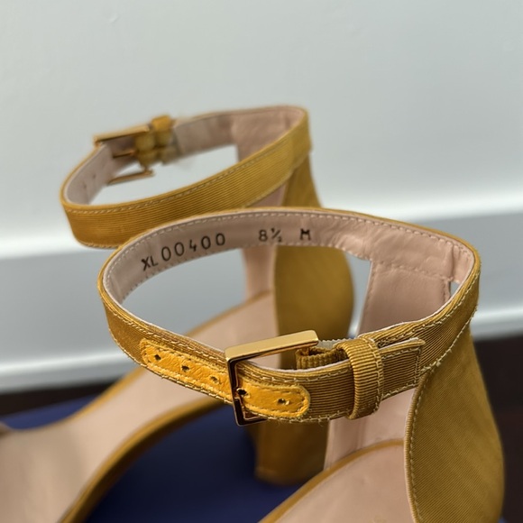 Stuart Weitzman Nudest in Ochre (Size 8.5) - Picture 5 of 7